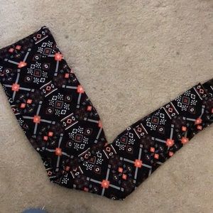 Aztec print leggings